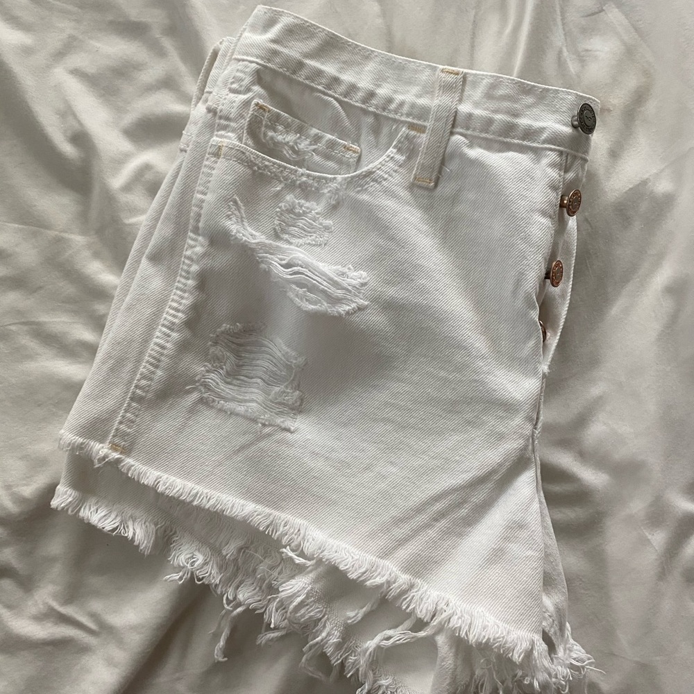 NWOT white distressed high rise jean shorts
